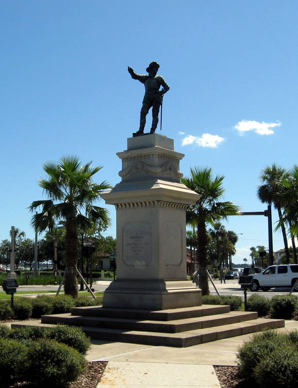 Ponce Statue